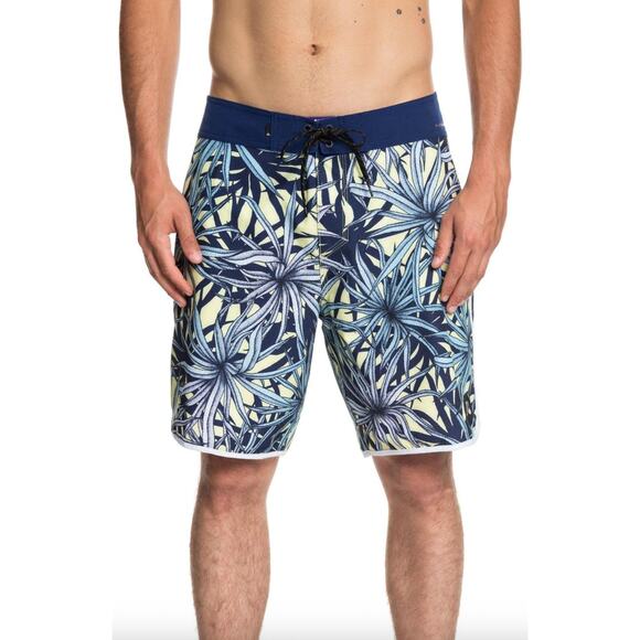 Quiksilver Men's High Line Diamond Deluxe Board Shorts Size 33 Vacation Surfing - Picture 1 of 11